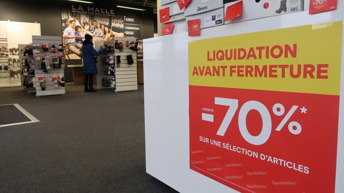 Fermeture la halle aux vêtements store